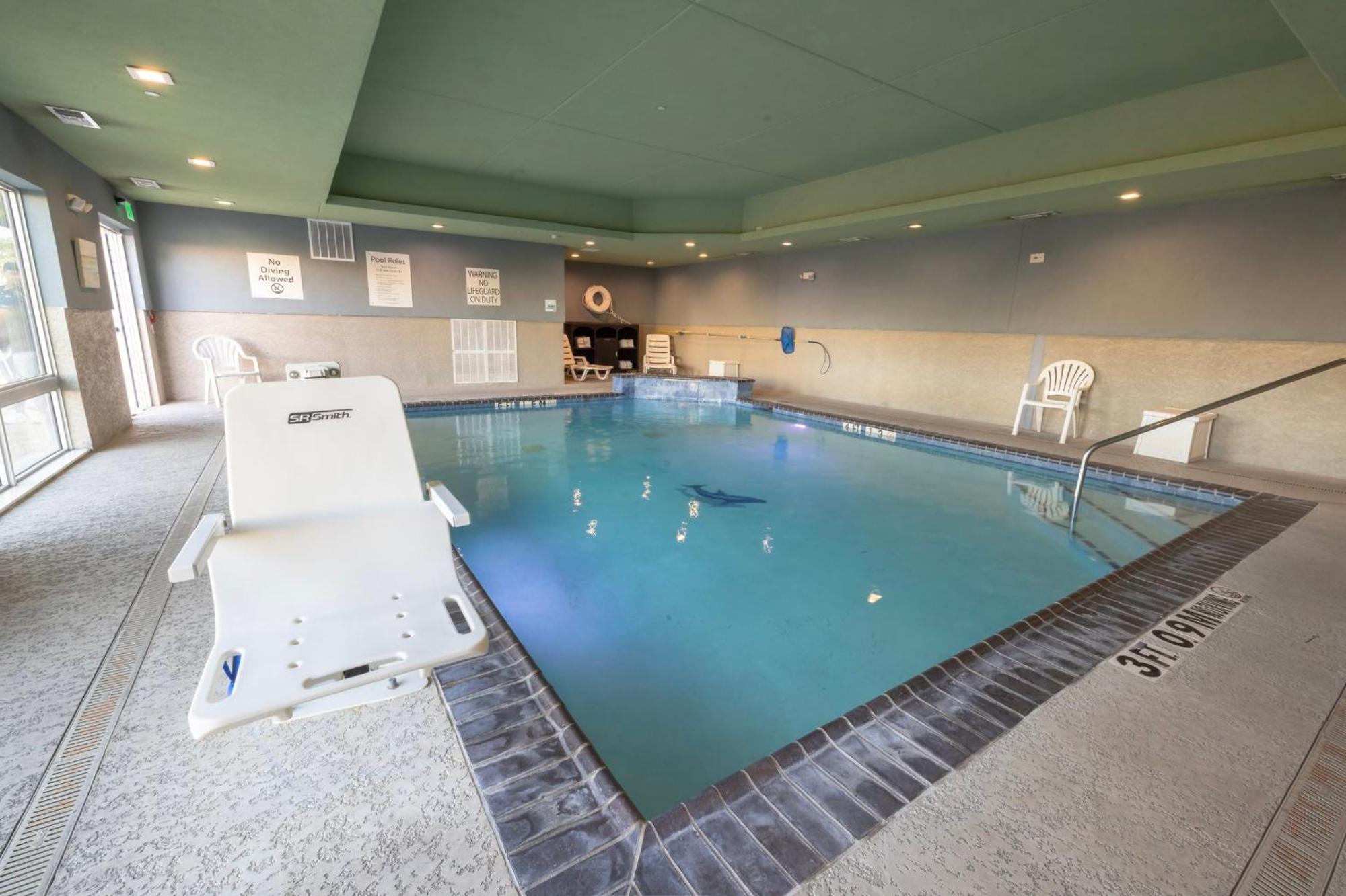 Holiday Inn Express & Suites Dallas Ne Arboretum Garland Eksteriør billede